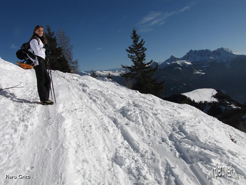 13 Ci accompagna la vista del Pizzo Camino.jpg